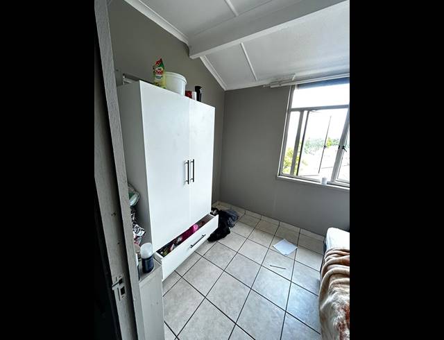 2 BEDROOM FLAT FOR SALE IN SCOTTSVILLE